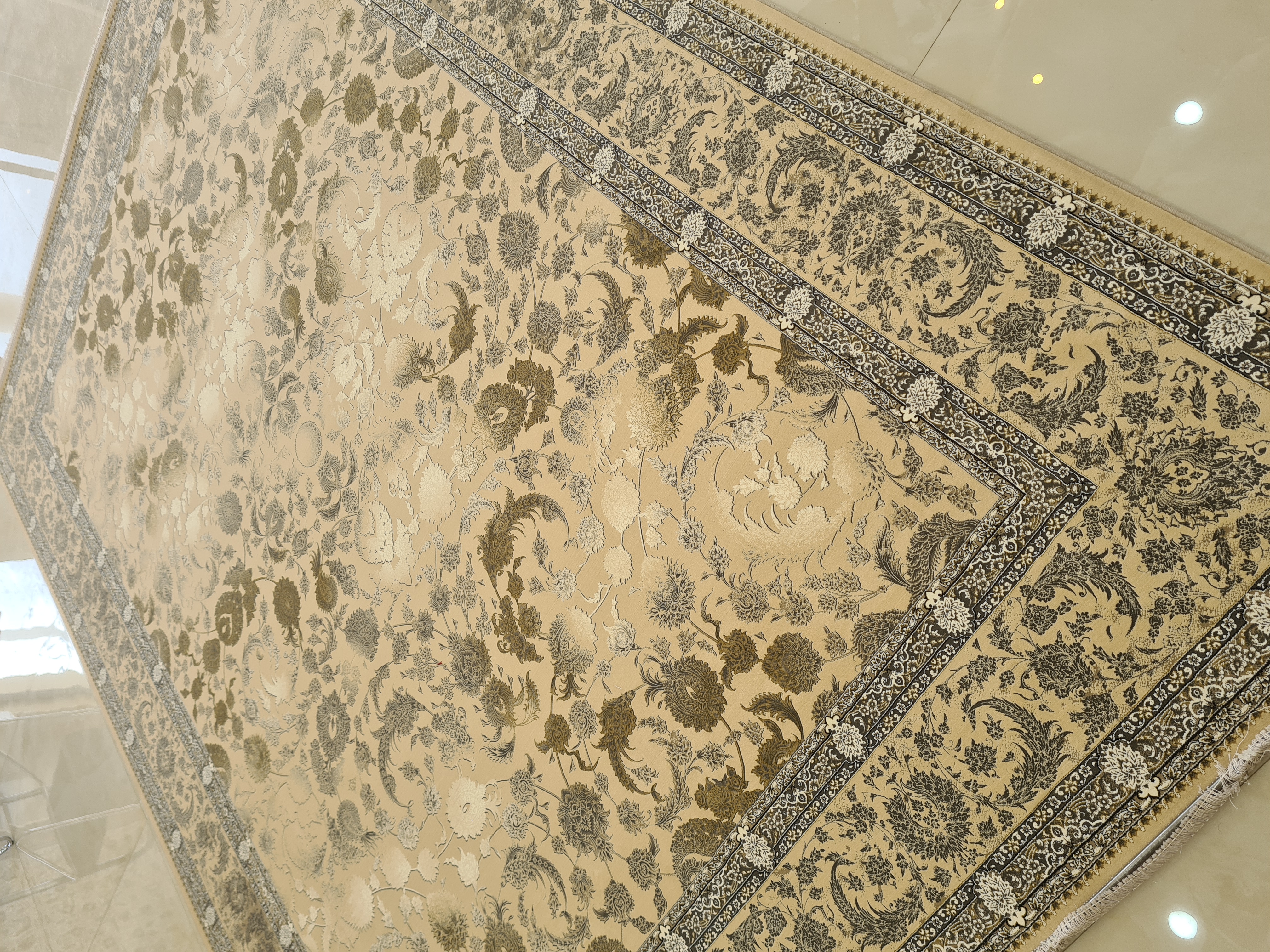 فرش کایان بژ دودی 1200 شانه گل برجسته