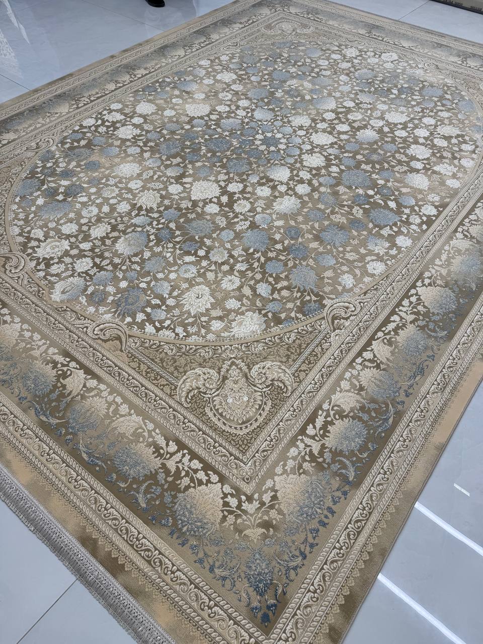 فرش ایوانا بژ آبی 1200 شانه گل برجسته