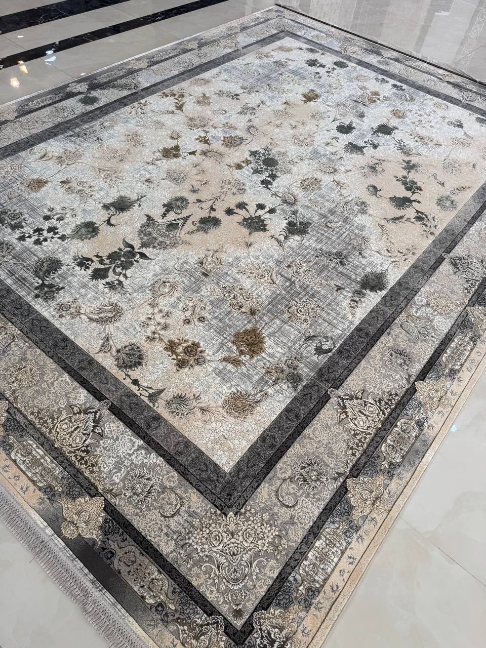 فرش شاه پسند بژ 1200 شانه گل برجسته